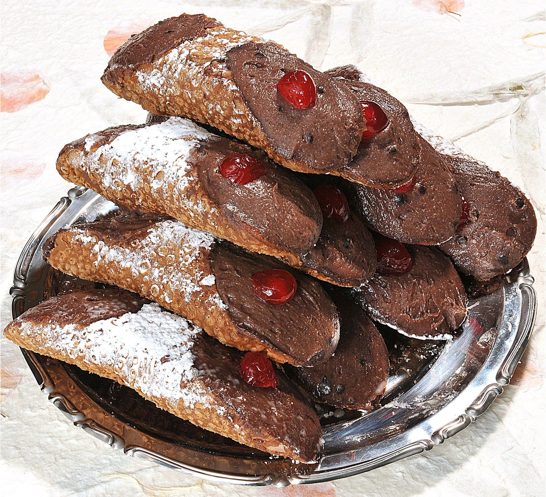 Cannoli siciliani con ricotta al cioccolato by Scimone